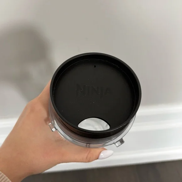 Ninja Blender Cup with Sip & Seal Travel Lid – Clear
Smoothies, Drinks - Picture 2 of 4